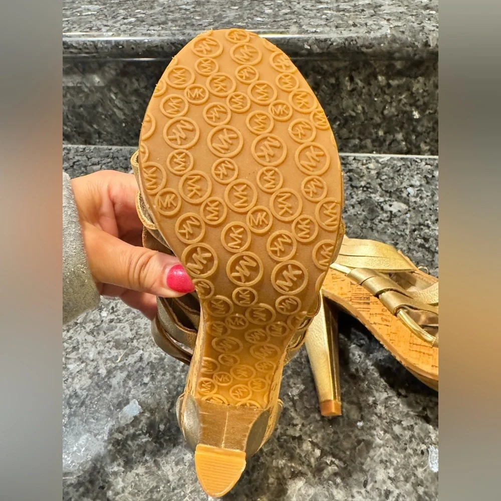 Women's MICHAEL KORS Gold Strappy 4.5
